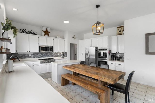 5739 Owls Nest Dr, Santa Rosa, CA 95409