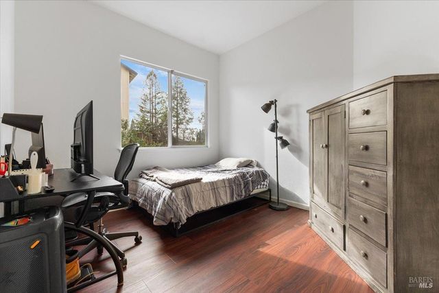 5739 Owls Nest Dr, Santa Rosa, CA 95409