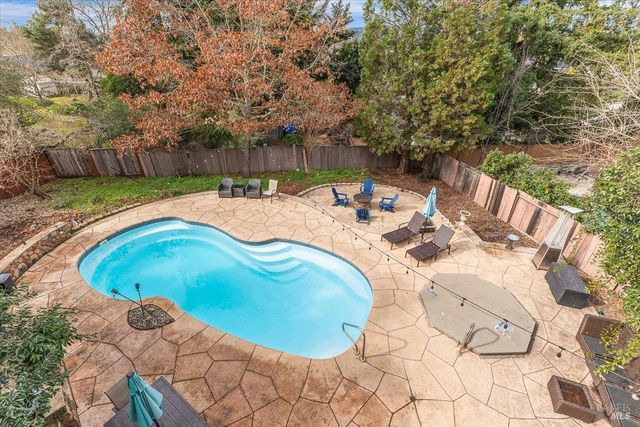 5739 Owls Nest Dr, Santa Rosa, CA 95409
