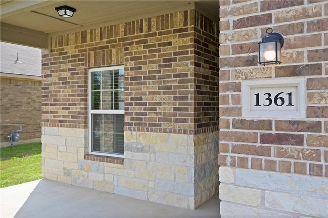 1361 Violet LN, Kyle, TX 78640