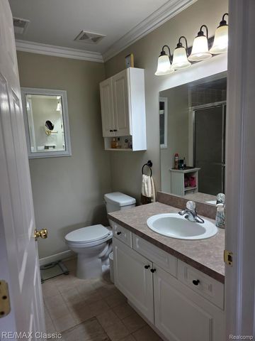 3391 Tremonte Circle S Suite 100, Oakland Charter Township, MI 48306