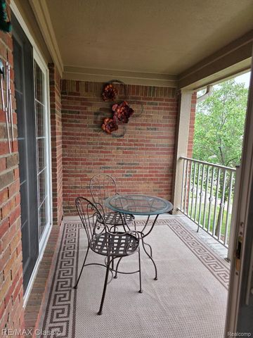 3391 Tremonte Circle S Suite 100, Oakland Charter Township, MI 48306