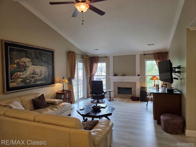 3391 Tremonte Circle S Suite 100, Oakland Charter Township, MI 48306