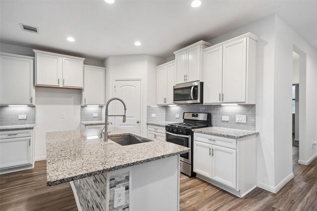 934 Youth Water Road, Montgomery, TX 77316