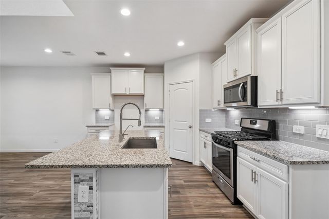 934 Youth Water Road, Montgomery, TX 77316