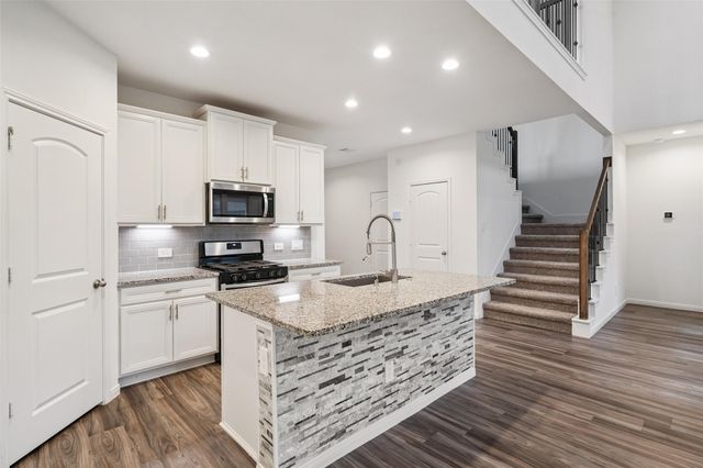 934 Youth Water Road, Montgomery, TX 77316