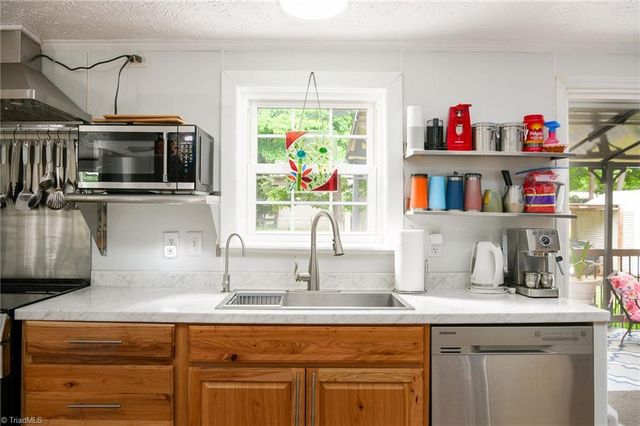 1007 High Rock Shores Drive, Lexington, NC 27292