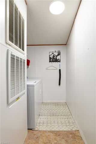 1007 High Rock Shores Drive, Lexington, NC 27292