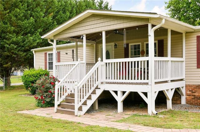 1007 High Rock Shores Drive, Lexington, NC 27292