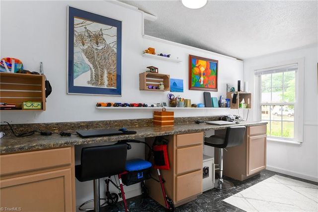 1007 High Rock Shores Drive, Lexington, NC 27292