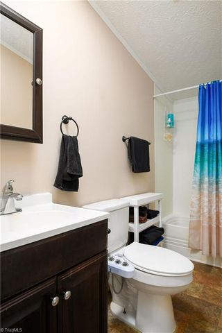 1007 High Rock Shores Drive, Lexington, NC 27292