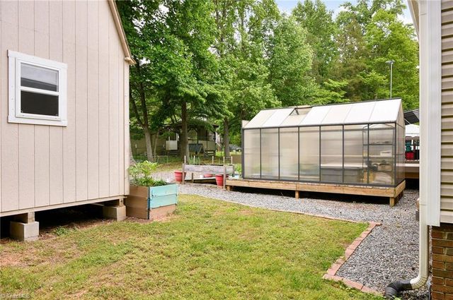1007 High Rock Shores Drive, Lexington, NC 27292