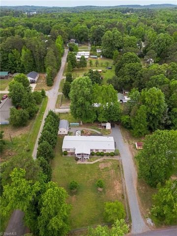 1007 High Rock Shores Drive, Lexington, NC 27292