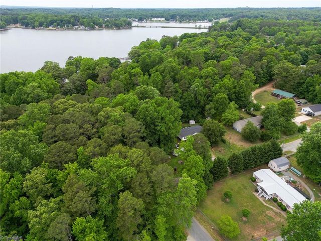 1007 High Rock Shores Drive, Lexington, NC 27292