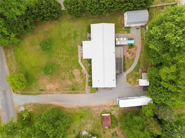 1007 High Rock Shores Drive, Lexington, NC 27292
