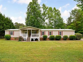 1007 High Rock Shores Drive, Lexington, NC 27292