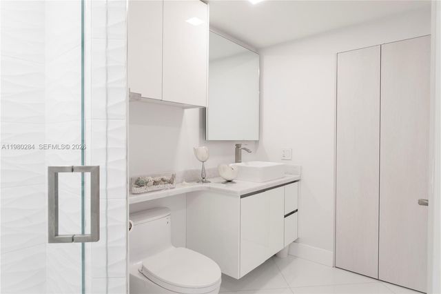 4775 Collins Ave 1007, Miami Beach, FL 33140