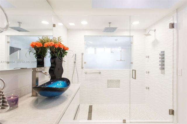 4775 Collins Ave 1007, Miami Beach, FL 33140