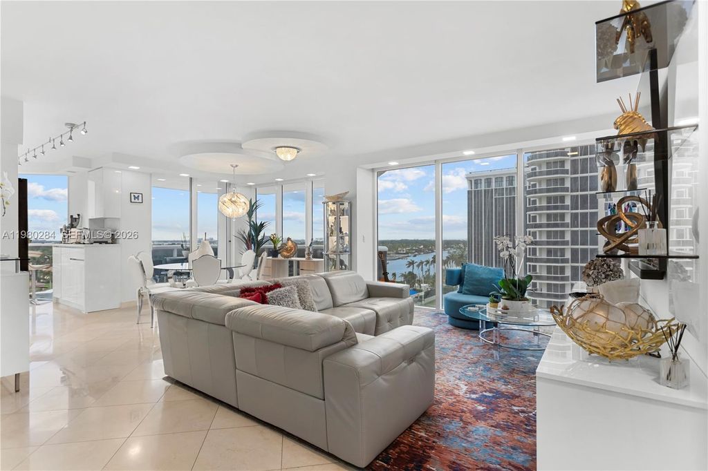 4775 Collins Ave 1007, Miami Beach, FL 33140
