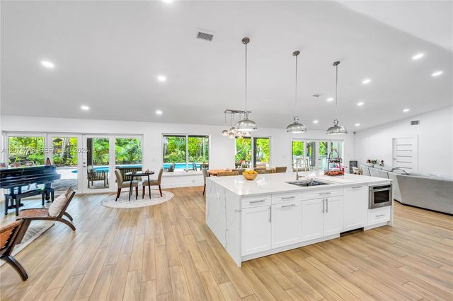 8440 SW 182nd Terrace, Palmetto Bay, FL 33157