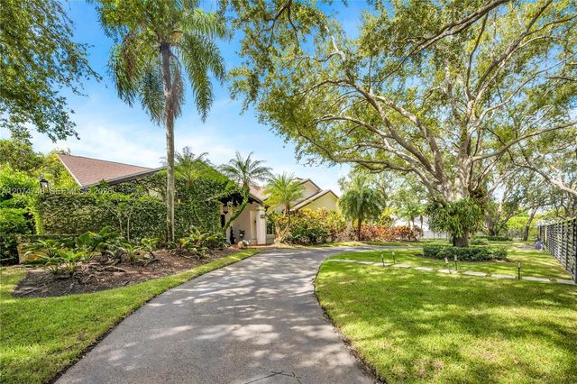 8440 SW 182nd Terrace, Palmetto Bay, FL 33157