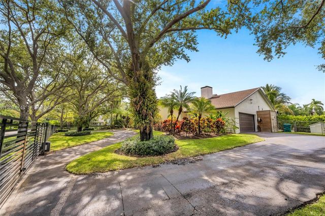 8440 SW 182nd Terrace, Palmetto Bay, FL 33157
