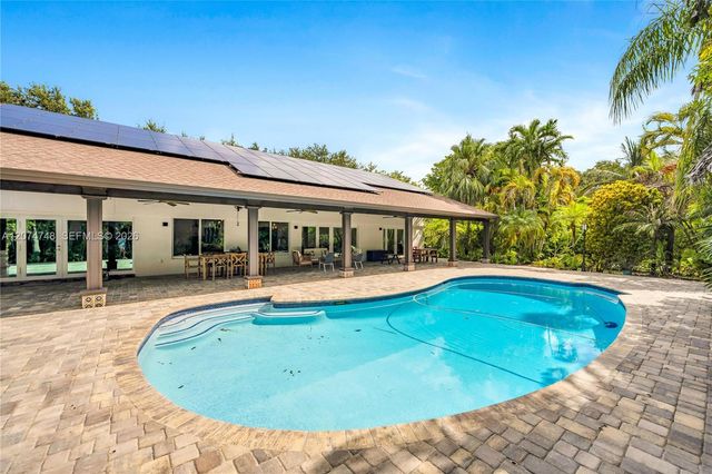 8440 SW 182nd Terrace, Palmetto Bay, FL 33157