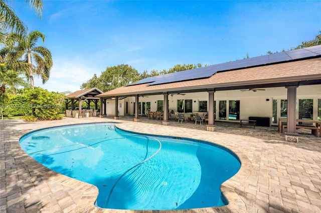 8440 SW 182nd Terrace, Palmetto Bay, FL 33157