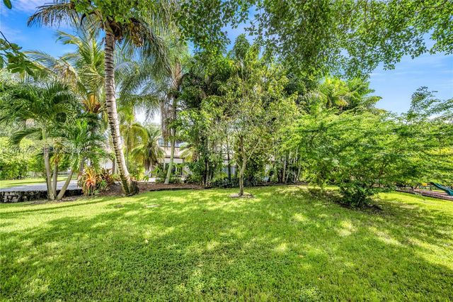 8440 SW 182nd Terrace, Palmetto Bay, FL 33157