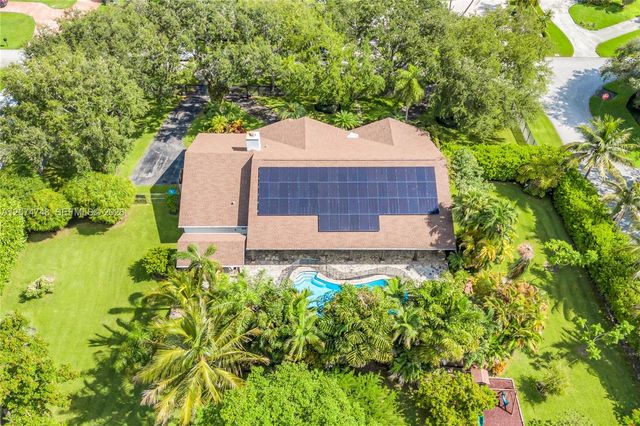 8440 SW 182nd Terrace, Palmetto Bay, FL 33157