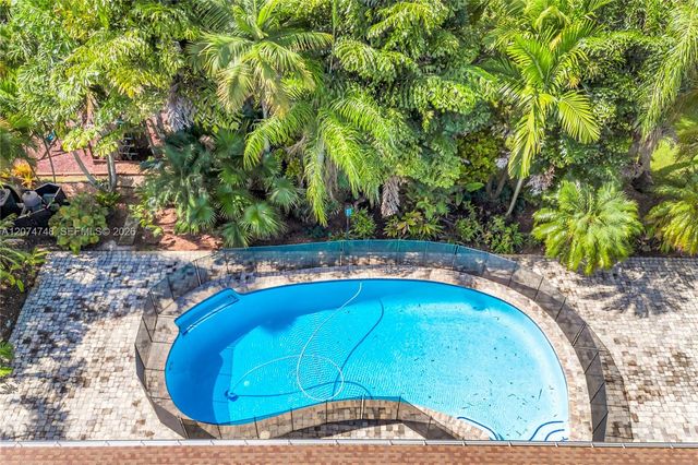 8440 SW 182nd Terrace, Palmetto Bay, FL 33157