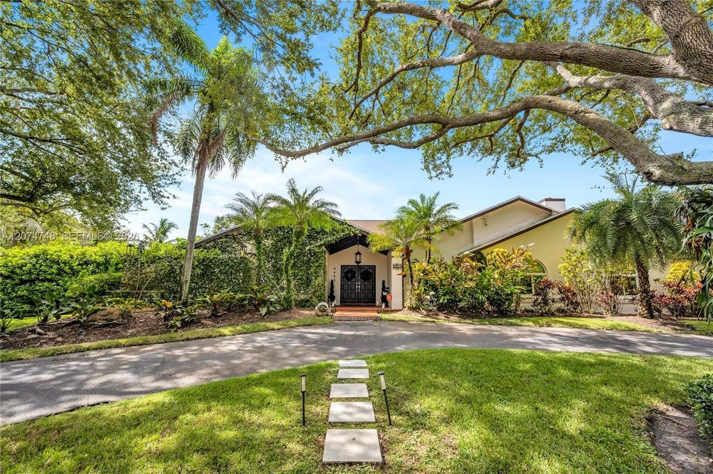 8440 SW 182nd Terrace, Palmetto Bay, FL 33157