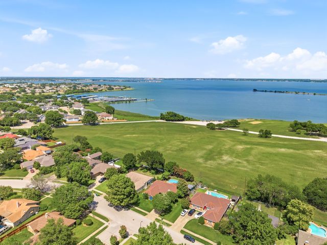 5402 Peninsula Way, Garland, TX 75043