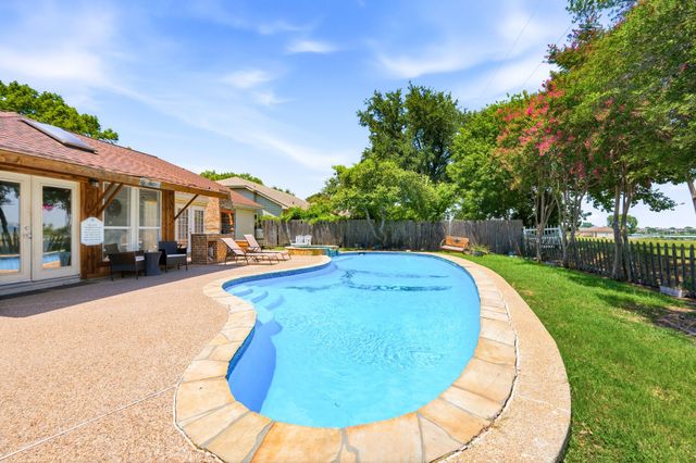 5402 Peninsula Way, Garland, TX 75043