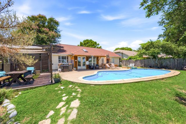5402 Peninsula Way, Garland, TX 75043