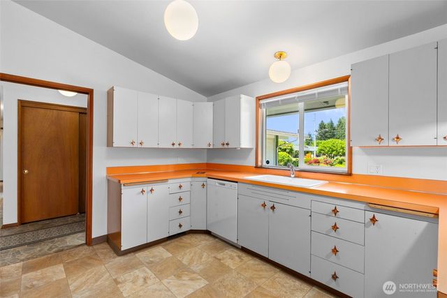 3611 Central Street Ct SE, Olympia, WA 98501