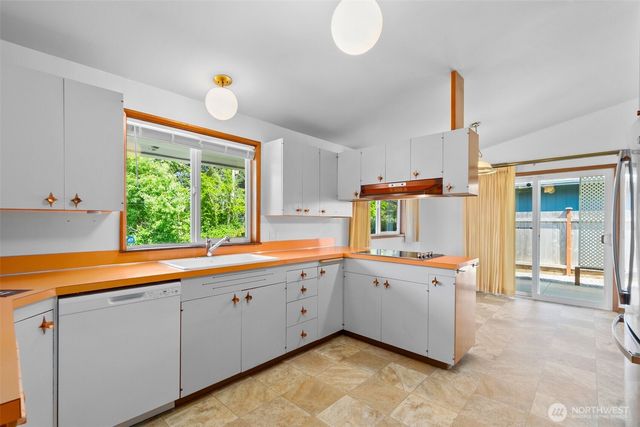 3611 Central Street Ct SE, Olympia, WA 98501