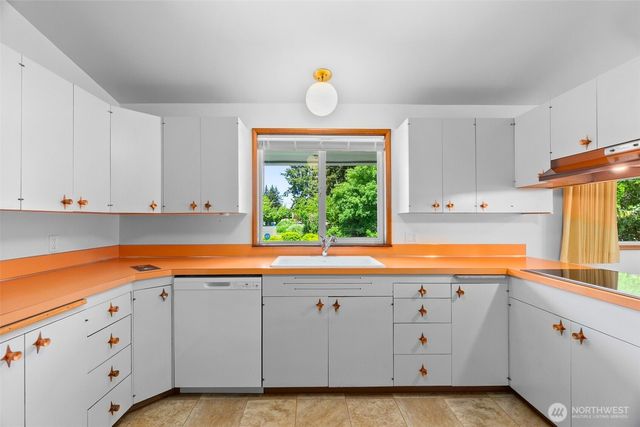 3611 Central Street Ct SE, Olympia, WA 98501