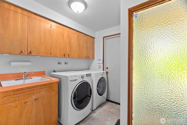 3611 Central Street Ct SE, Olympia, WA 98501