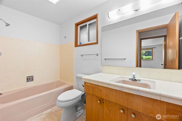 3611 Central Street Ct SE, Olympia, WA 98501