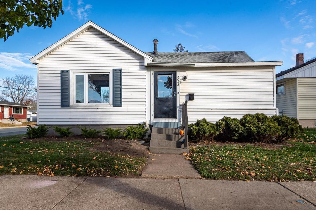2042 Liberty STREET, La Crosse, WI 54603