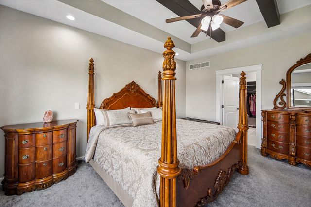 10154 Bolton Place, West Des Moines, IA 50266
