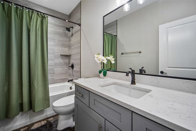 10154 Bolton Place, West Des Moines, IA 50266