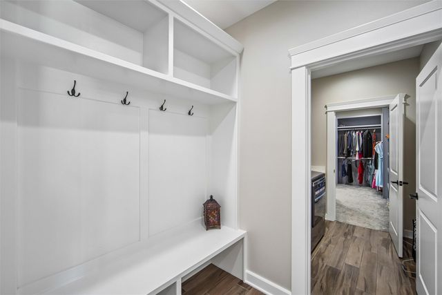 10154 Bolton Place, West Des Moines, IA 50266