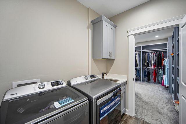 10154 Bolton Place, West Des Moines, IA 50266