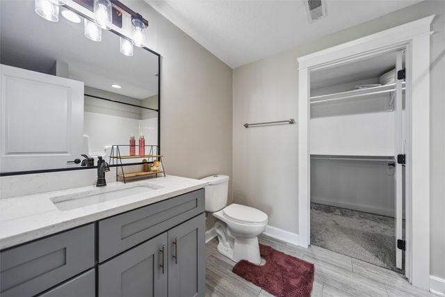 10154 Bolton Place, West Des Moines, IA 50266