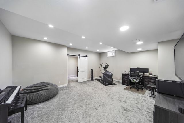 10154 Bolton Place, West Des Moines, IA 50266