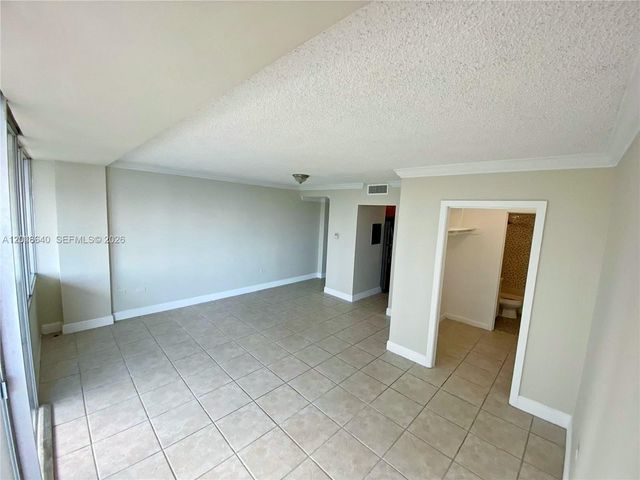7545 E Treasure Dr 3I, North Bay Village, FL 33141