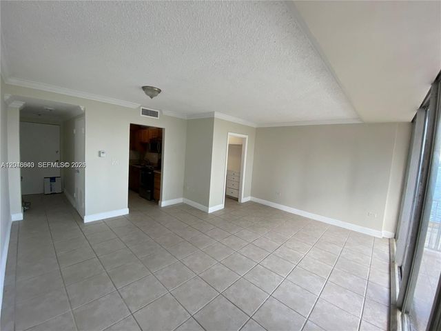 7545 E Treasure Dr 3I, North Bay Village, FL 33141