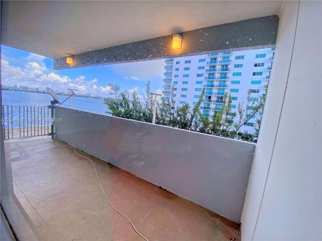 7545 E Treasure Dr 3I, North Bay Village, FL 33141